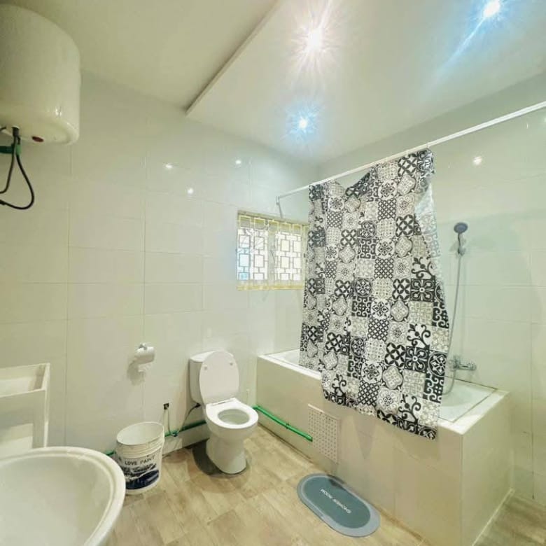 Villa de prestige meublée avec jardin à Akogbato 13