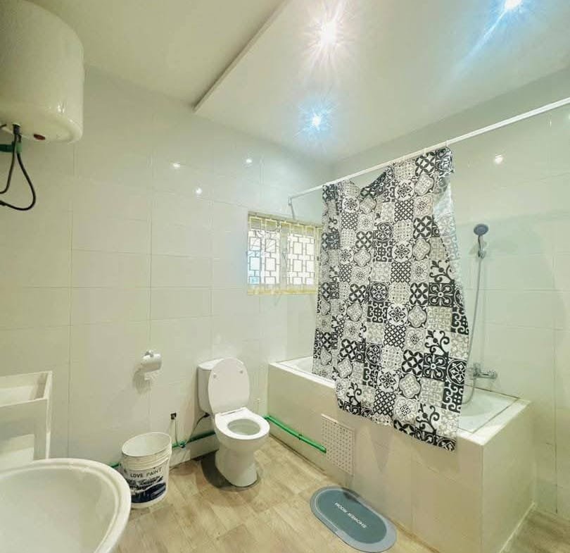 Villa de prestige meublée avec jardin à Akogbato 13
