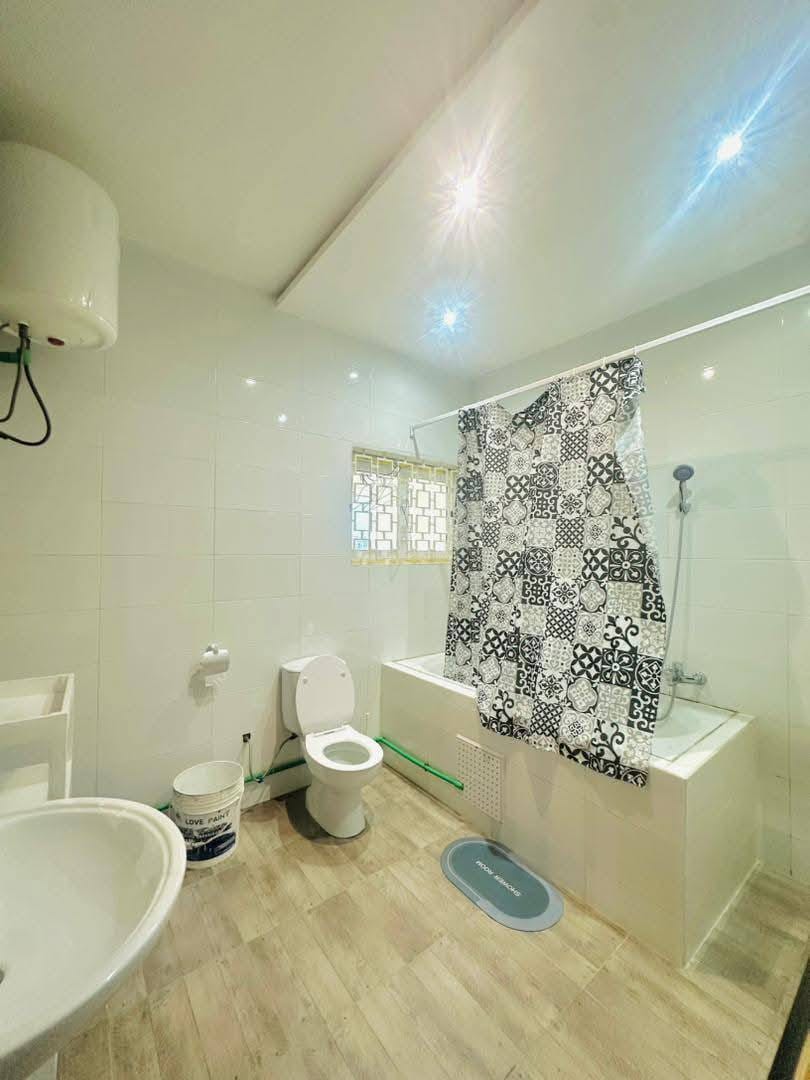 Villa de prestige meublée avec jardin à Akogbato 13