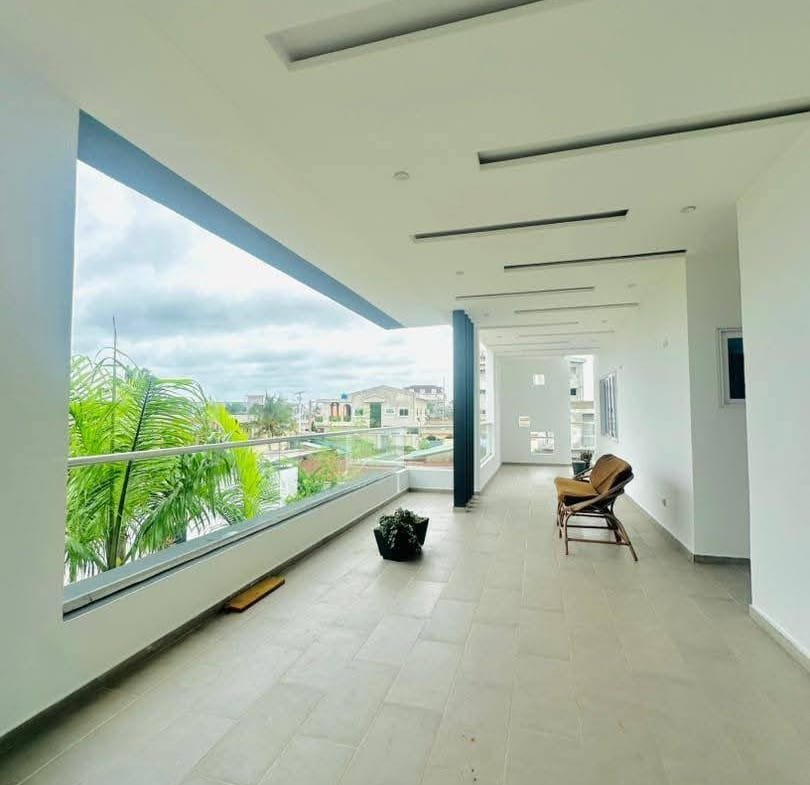 Villa de prestige meublée avec jardin à Akogbato 14
