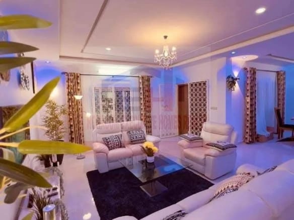 Villa de prestige meublée avec jardin à Akogbato 2