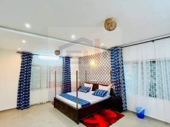 Villa de prestige meublée avec jardin à Akogbato 4