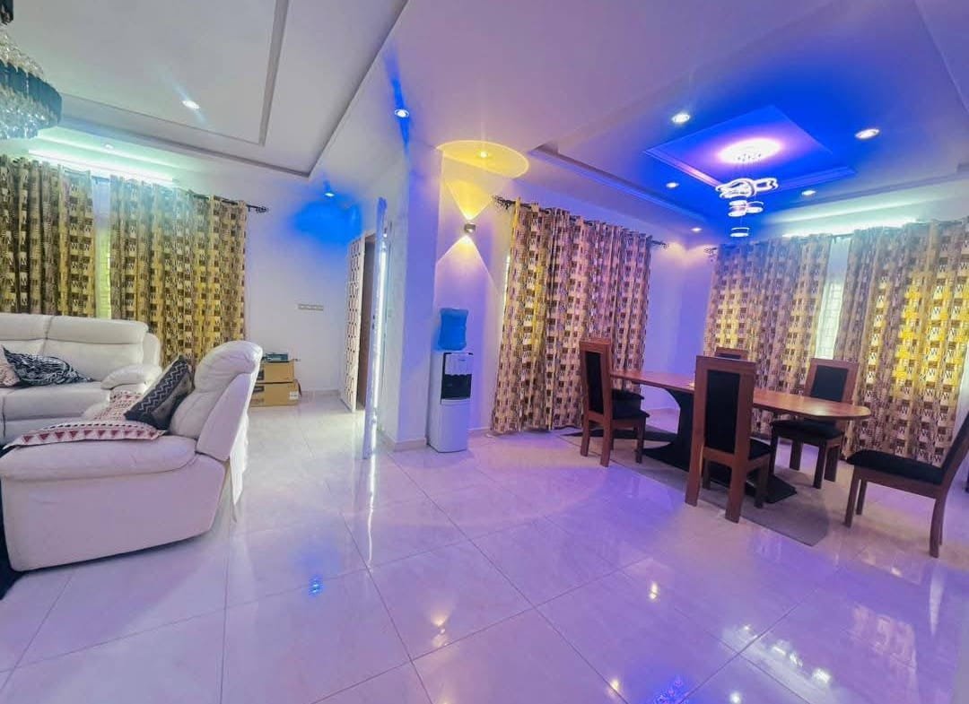 Villa de prestige meublée avec jardin à Akogbato 8