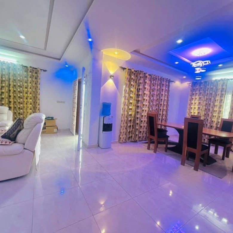 Villa de prestige meublée avec jardin à Akogbato 8