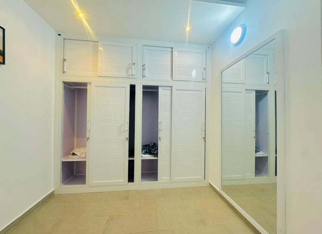 Villa de prestige meublée avec jardin à Akogbato 9