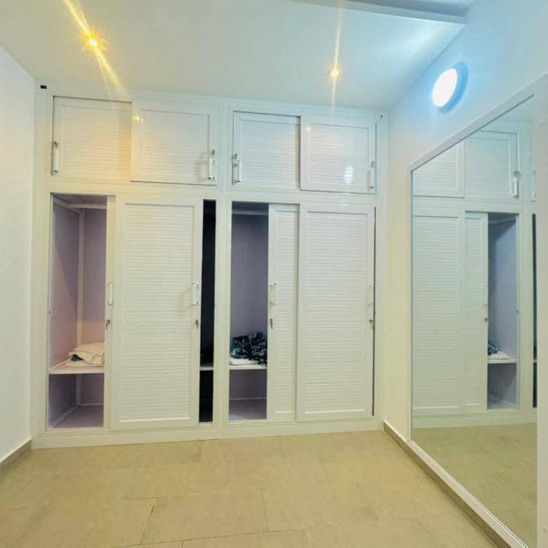 Villa de prestige meublée avec jardin à Akogbato 9