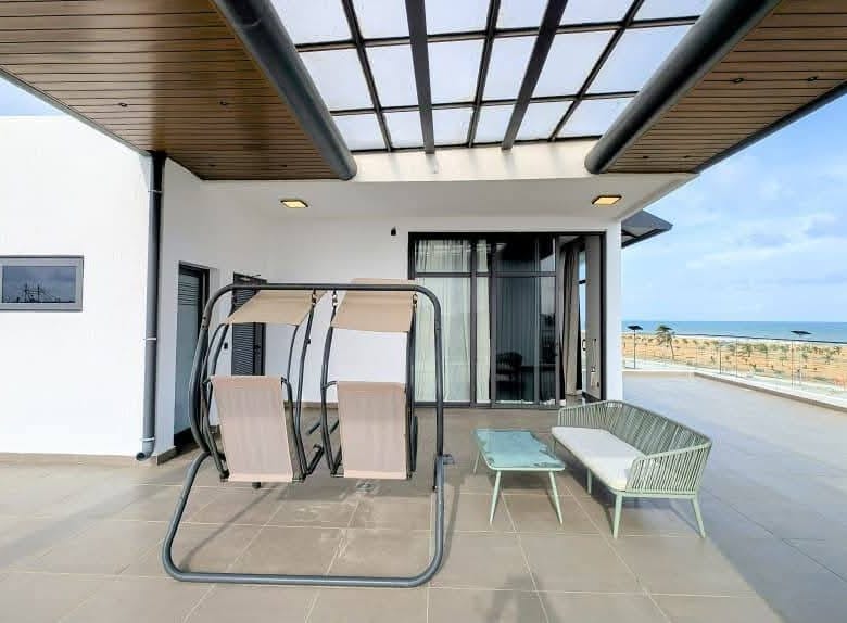 Villa d'exception avec piscine et vue mer à Fidjrossè 2