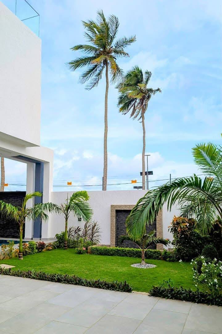 Villa d’exception avec piscine et vue mer à Fidjrossè 3 Villa d'exception avec piscine et vue mer à Fidjrossè 3
