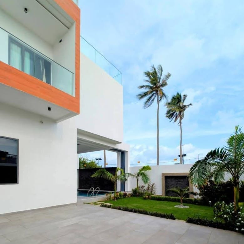 Villa d'exception avec piscine et vue mer à Fidjrossè 38