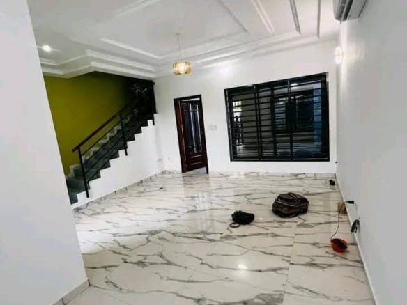 Villa duplex moderne à louer à Kouhounou Stade de l’Amitié