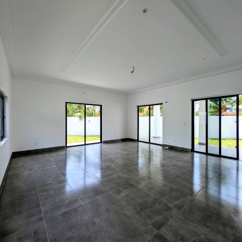Villa duplex neuve à louer à Akpakpa Cité CENSAD Cotonou 11