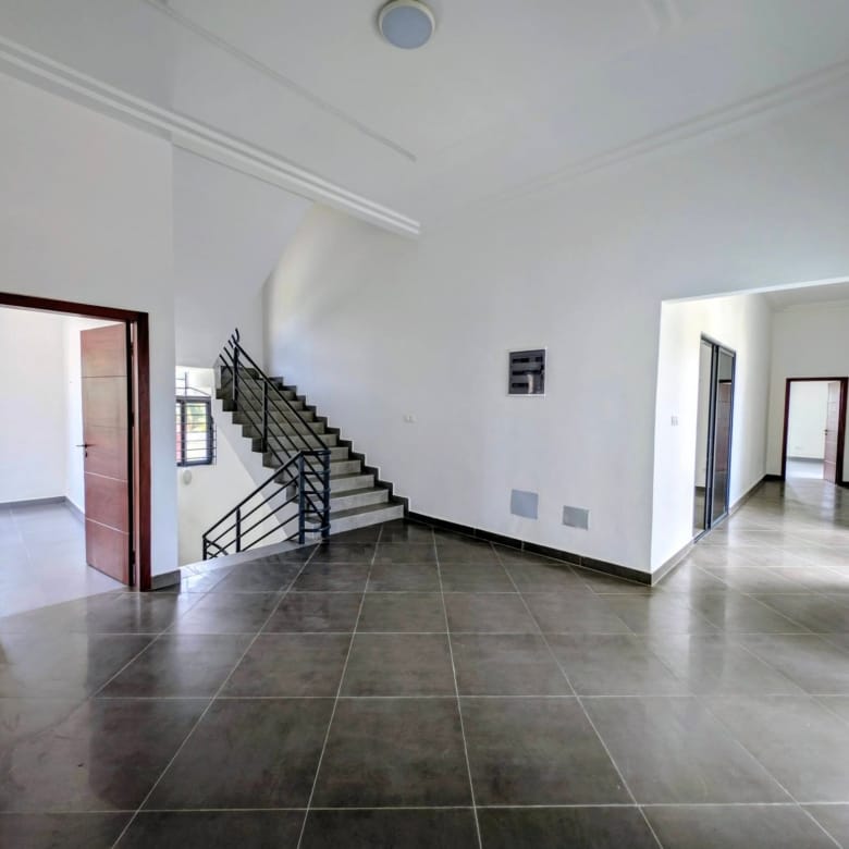 Villa duplex neuve à louer à Akpakpa Cité CENSAD Cotonou 12