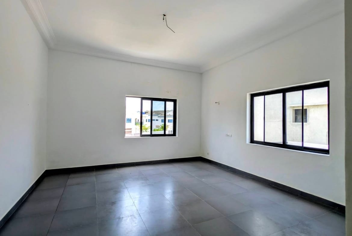 Villa duplex neuve à louer à Akpakpa Cité CENSAD Cotonou 13