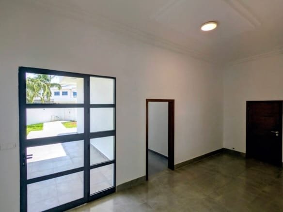 Villa duplex neuve à louer à Akpakpa Cité CENSAD Cotonou 14
