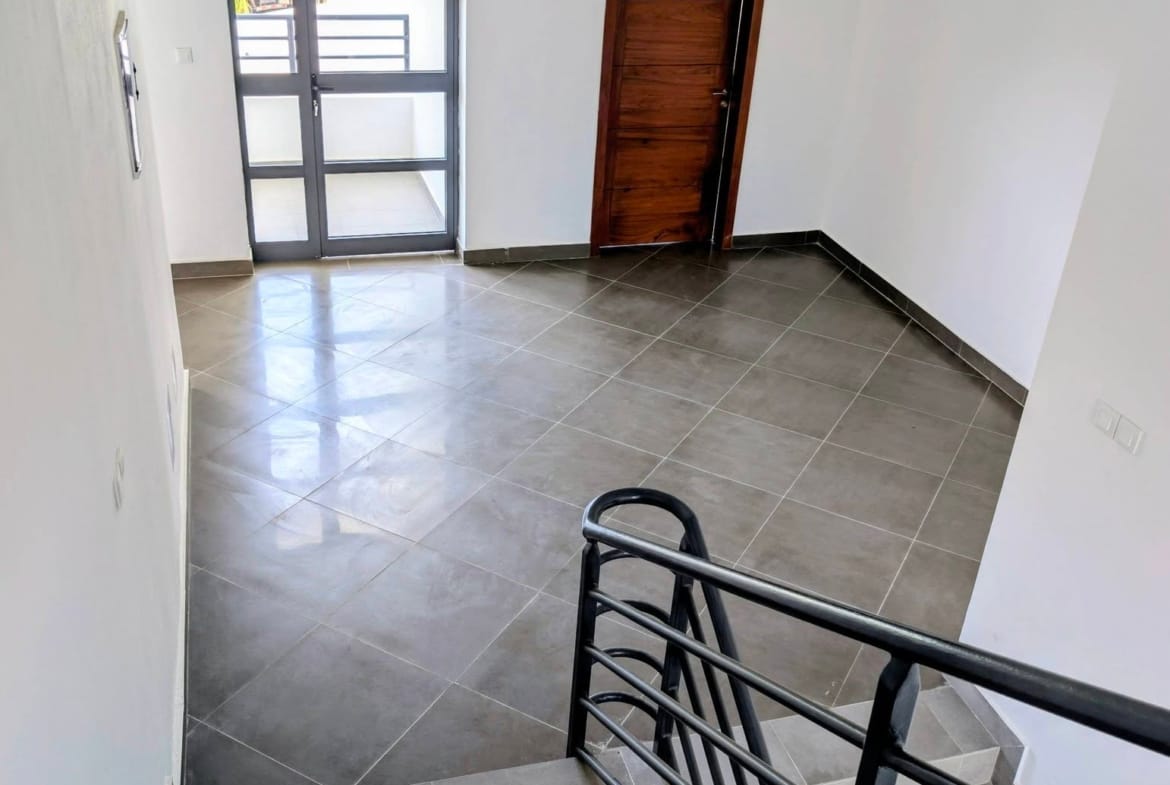Villa duplex neuve à louer à Akpakpa Cité CENSAD Cotonou 15