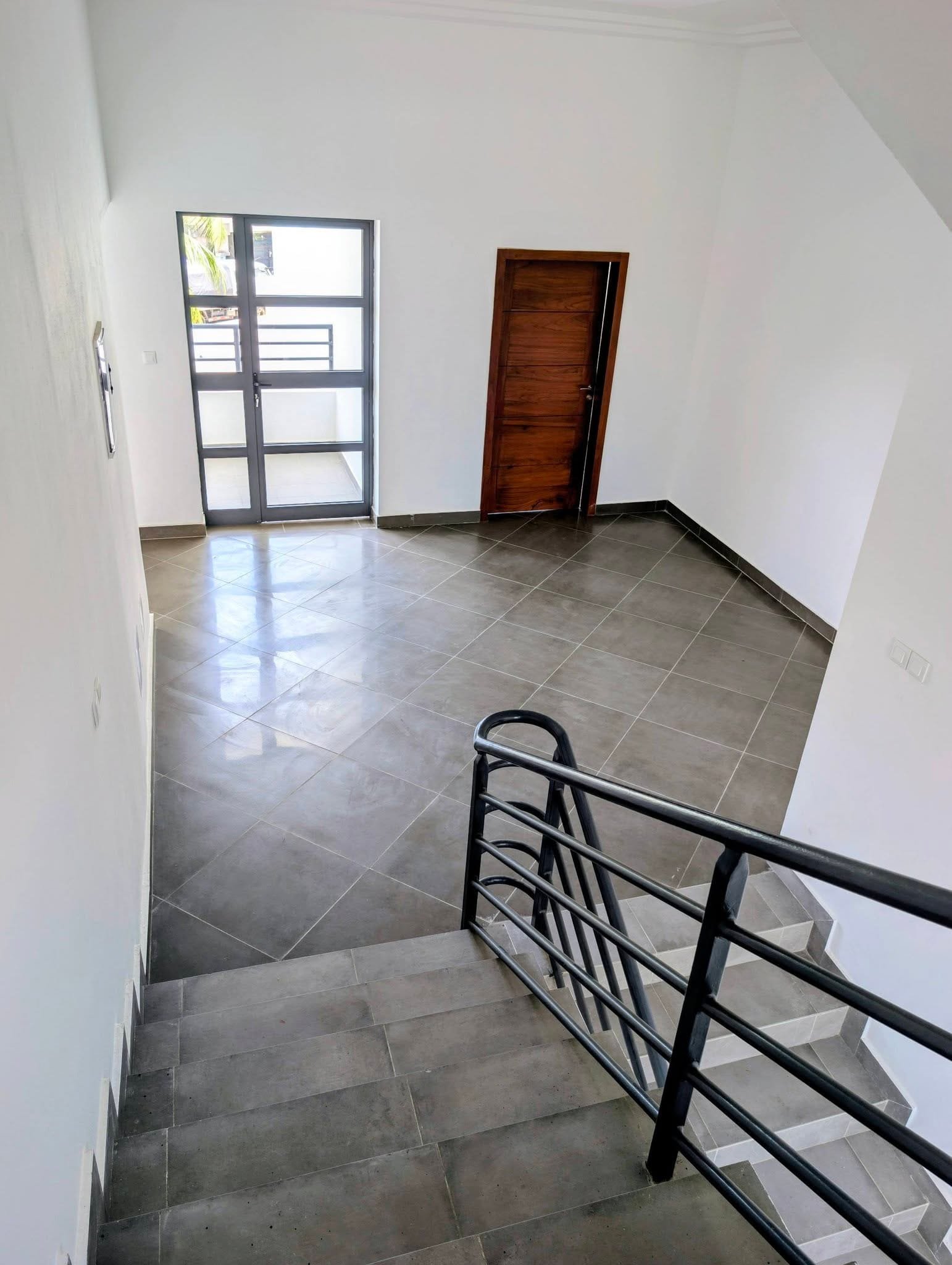 Villa duplex neuve à louer à Akpakpa Cité CENSAD Cotonou 15