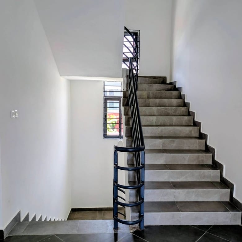 Villa duplex neuve à louer à Akpakpa Cité CENSAD Cotonou 16