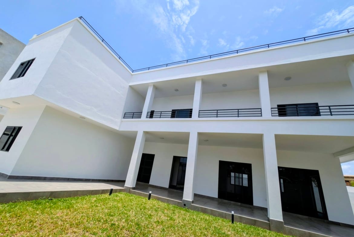 Villa duplex neuve à louer à Akpakpa Cité CENSAD Cotonou 2