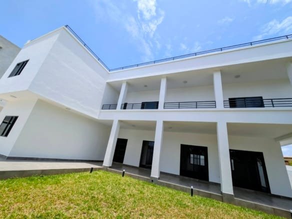 Villa duplex neuve à louer à Akpakpa Cité CENSAD Cotonou 2