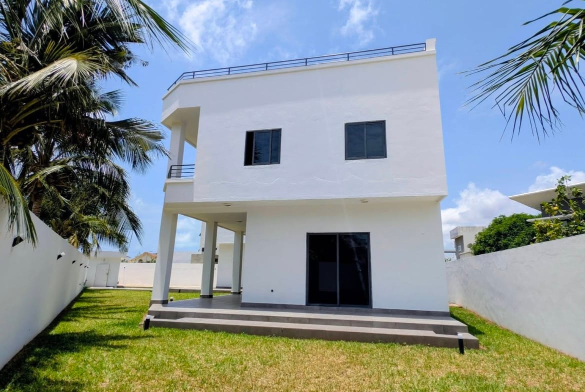 Villa duplex neuve à louer à Akpakpa Cité CENSAD Cotonou 7