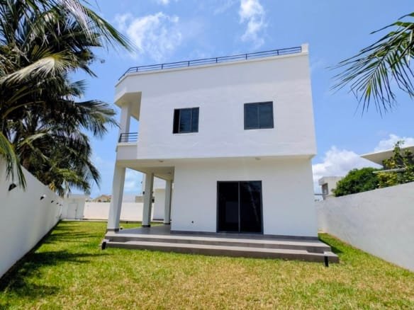 Villa duplex neuve à louer à Akpakpa Cité CENSAD Cotonou 7