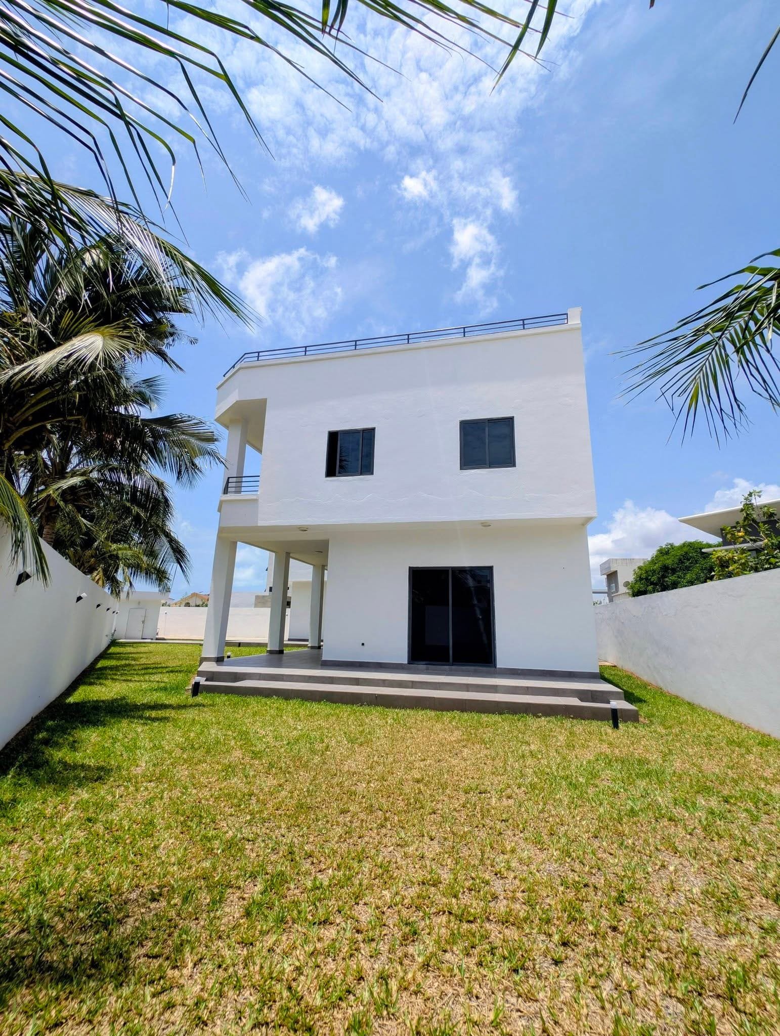 Villa duplex neuve à louer à Akpakpa Cité CENSAD Cotonou 7