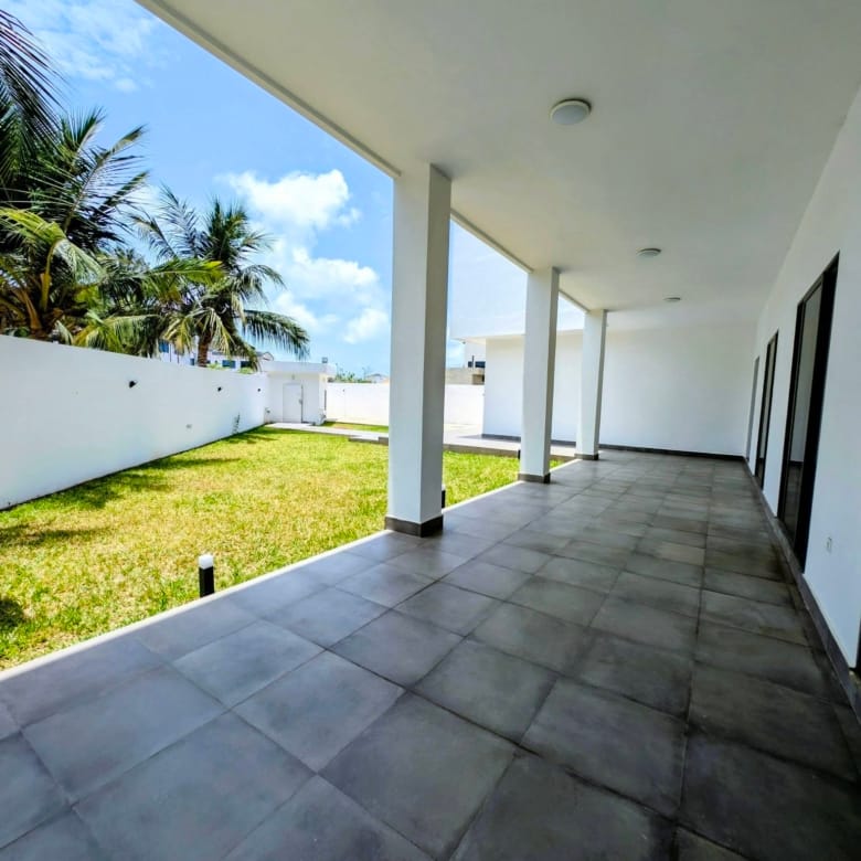 Villa duplex neuve à louer à Akpakpa Cité CENSAD Cotonou 8