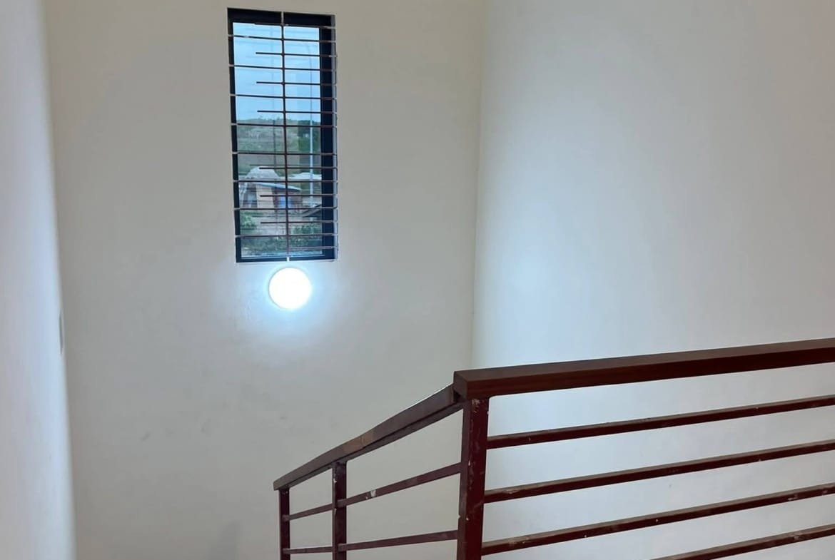 Villa duplex neuve avec vue mer à Fidjrossè Togbin 11