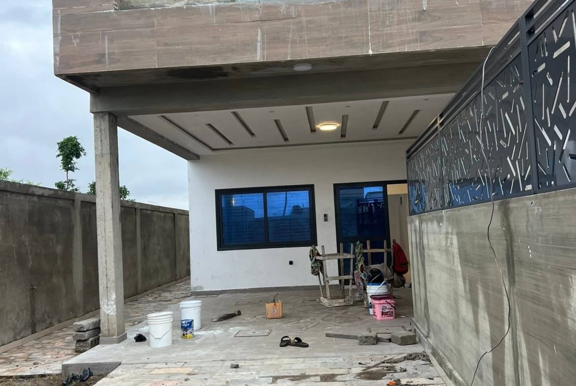 Villa duplex neuve avec vue mer à Fidjrossè Togbin