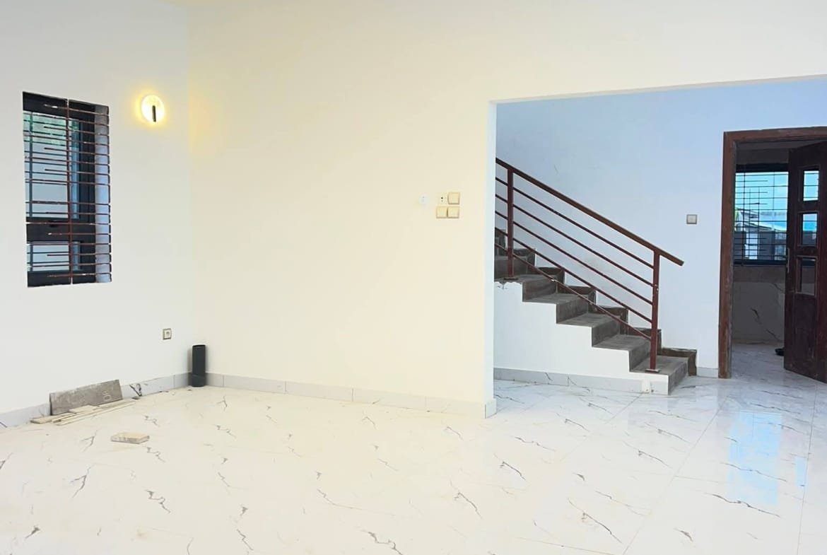 Villa duplex neuve avec vue mer à Fidjrossè Togbin 2