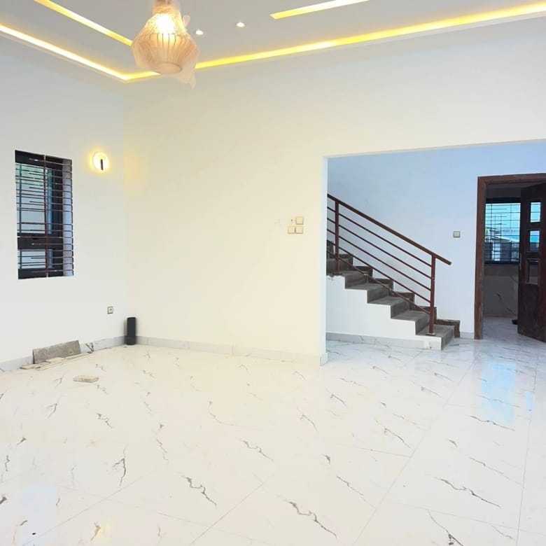 Villa duplex neuve avec vue mer à Fidjrossè Togbin 2