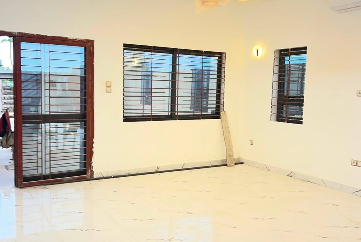Villa duplex neuve avec vue mer à Fidjrossè Togbin 4