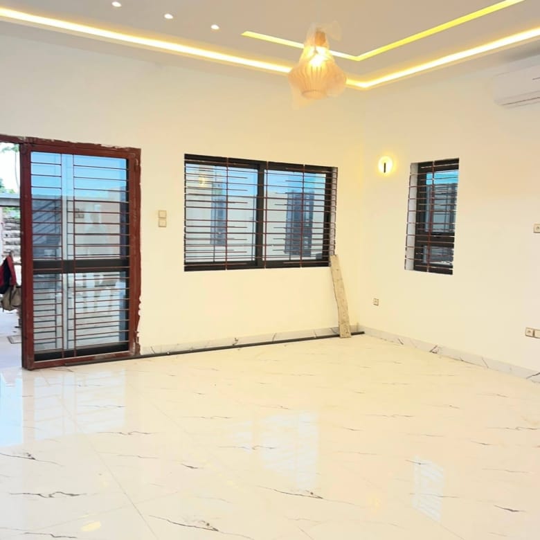 Villa duplex neuve avec vue mer à Fidjrossè Togbin 4