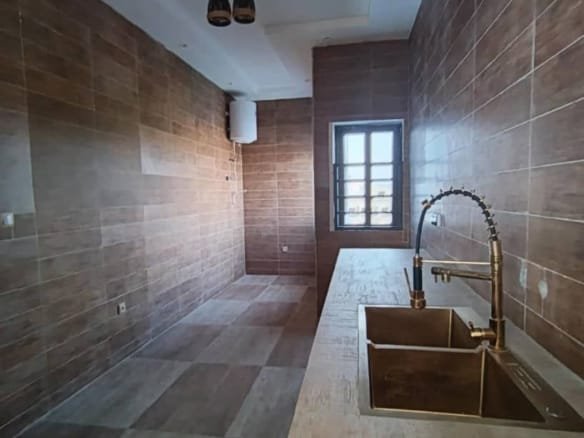 Appartement climatisé de 3 chambres à Fidjrossè Akogbato 11