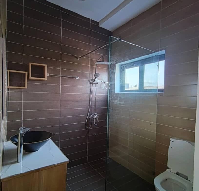 Appartement climatisé de 3 chambres à Fidjrossè Akogbato 14