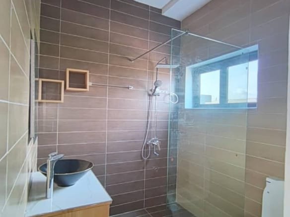 Appartement climatisé de 3 chambres à Fidjrossè Akogbato 15