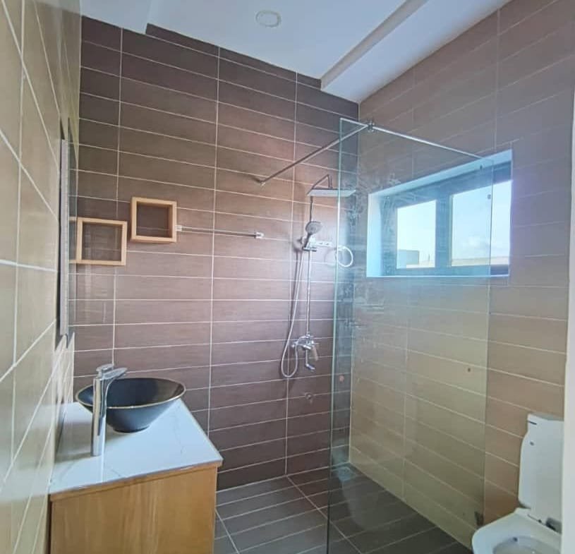 Appartement climatisé de 3 chambres à Fidjrossè Akogbato 15