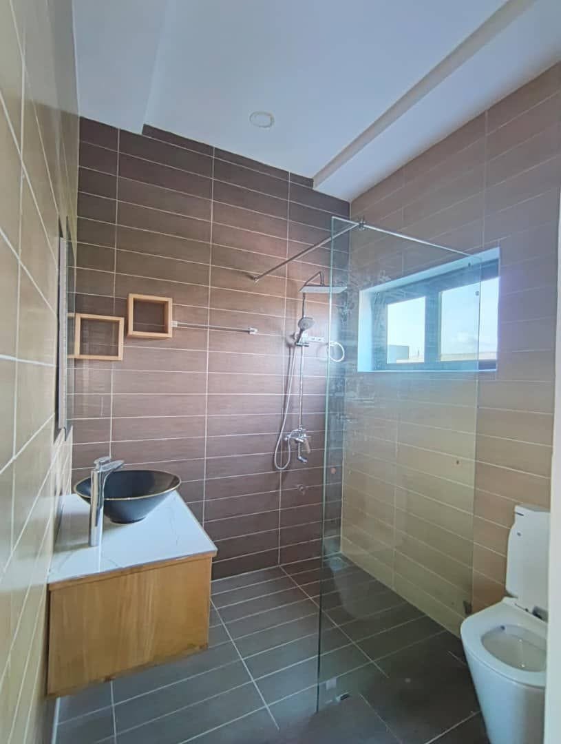 Appartement climatisé de 3 chambres à Fidjrossè Akogbato 15
