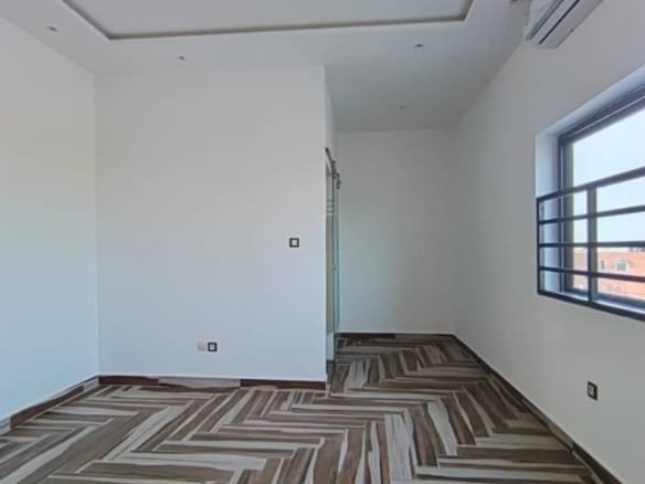 Appartement climatisé de 3 chambres à Fidjrossè Akogbato 16