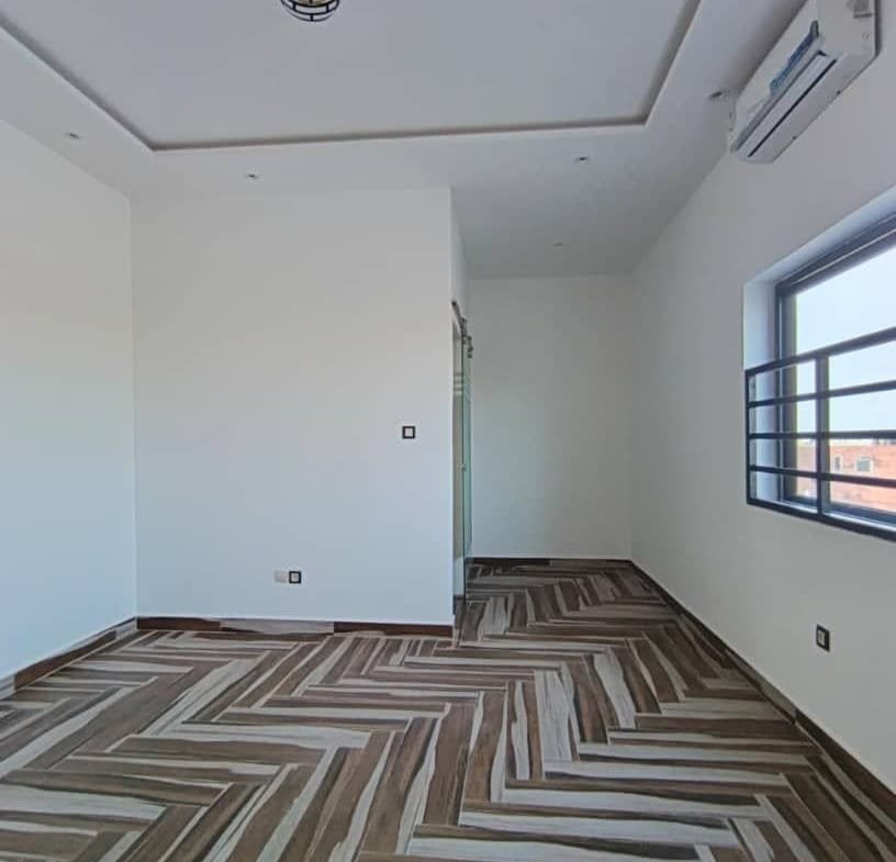 Appartement climatisé de 3 chambres à Fidjrossè Akogbato 16