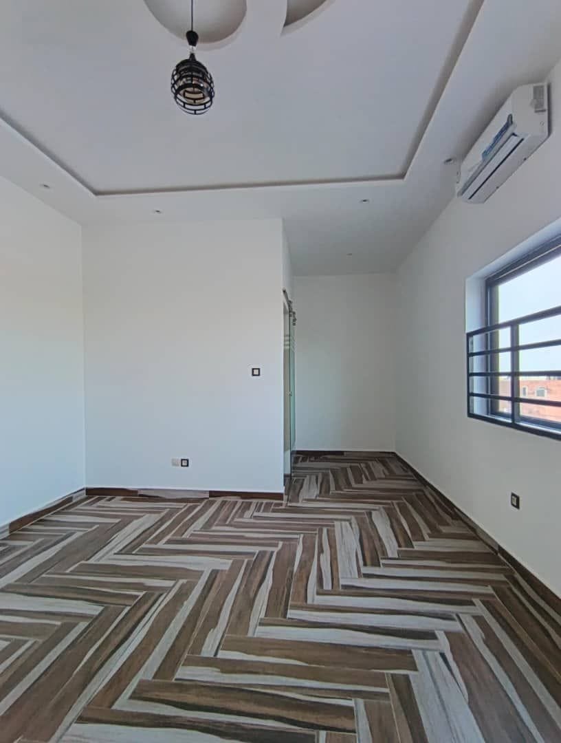 Appartement climatisé de 3 chambres à Fidjrossè Akogbato 16