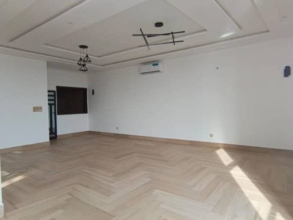 Appartement climatisé de 3 chambres à Fidjrossè Akogbato 5
