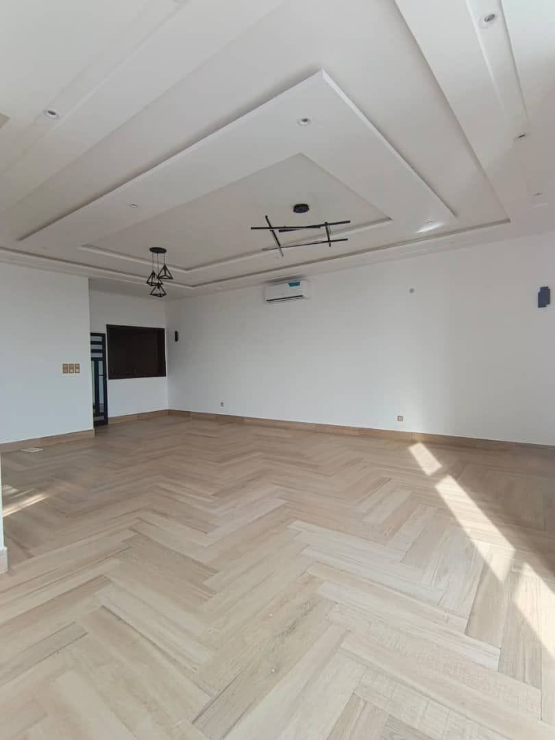 Appartement climatisé de 3 chambres à Fidjrossè Akogbato 5