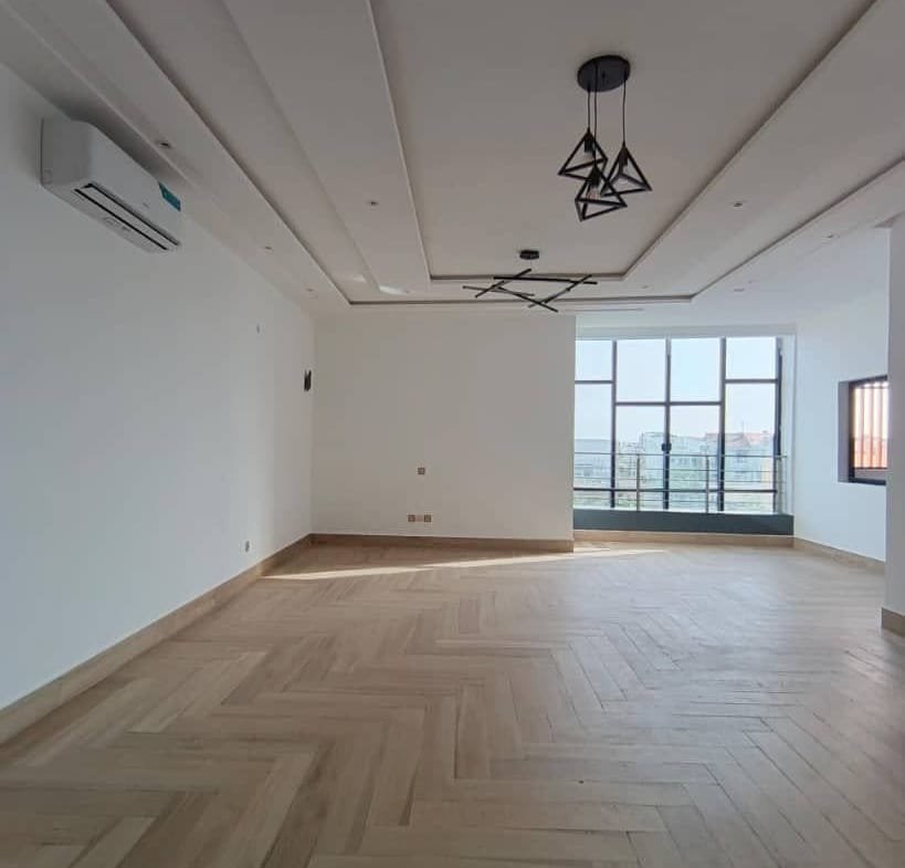 Appartement climatisé de 3 chambres à Fidjrossè Akogbato