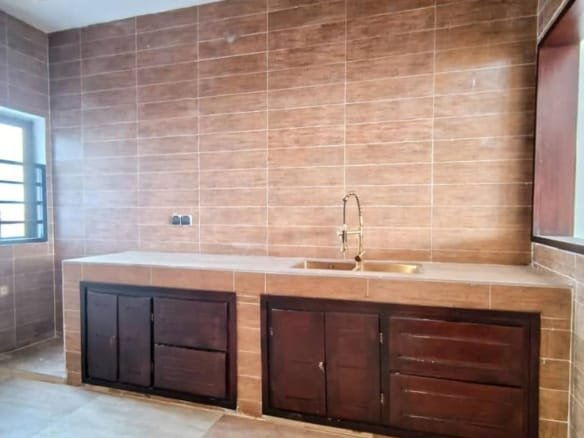 Appartement climatisé de 3 chambres à Fidjrossè Akogbato 9