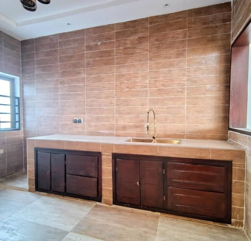 Appartement climatisé de 3 chambres à Fidjrossè Akogbato 9