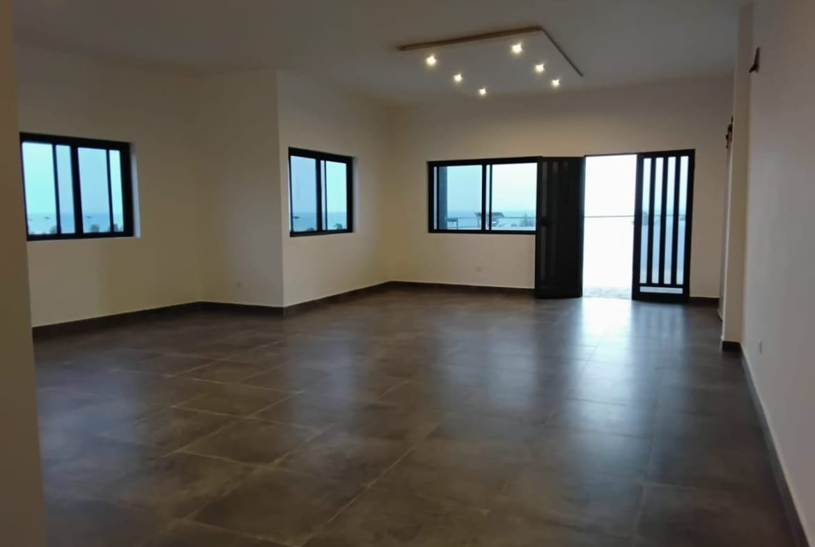 Appartement de 5 chambres avec vue sur mer à Fidjrossè Plage 4