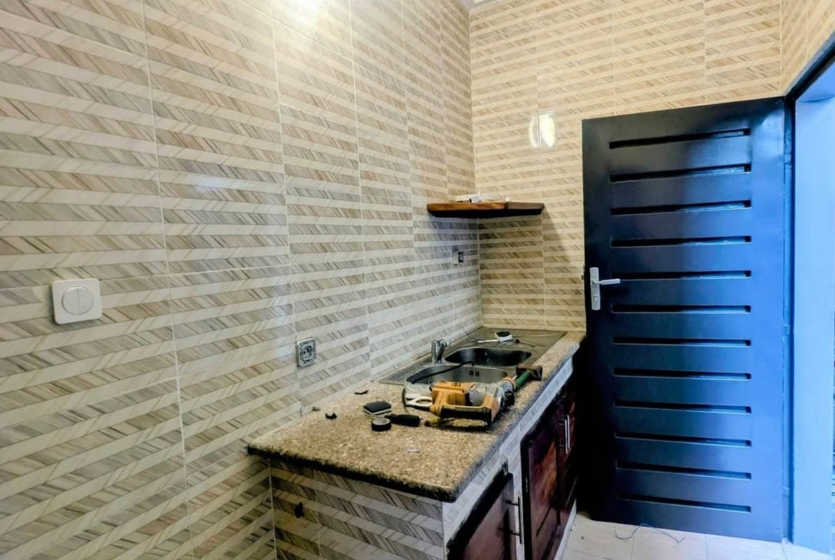 Appartement duplex de 2 chambres à Fidjrossè Calvaire 6