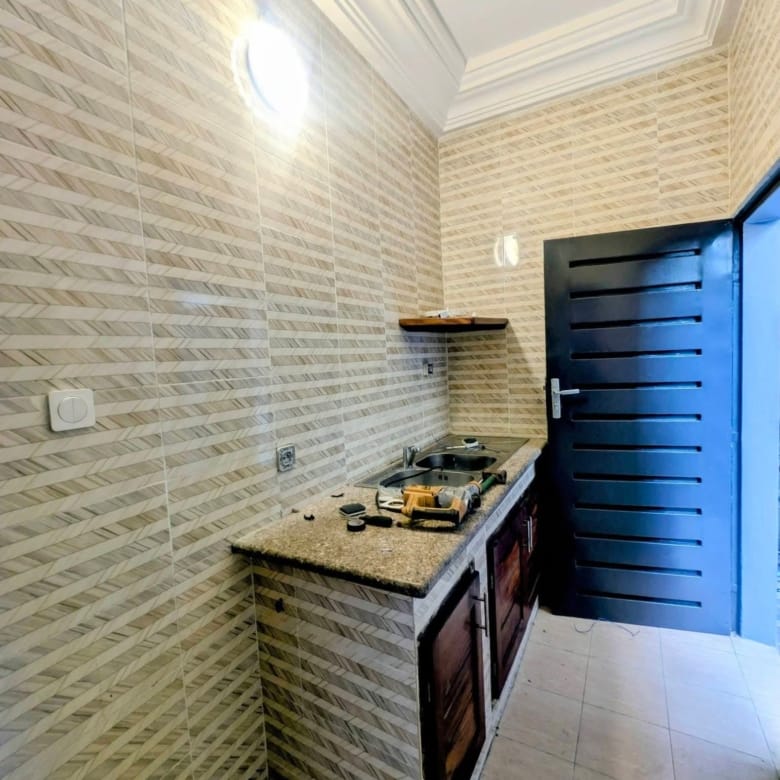 Appartement duplex de 2 chambres à Fidjrossè Calvaire 6
