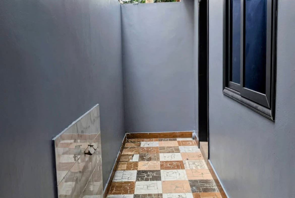 Appartement duplex de 2 chambres à Fidjrossè Calvaire 7